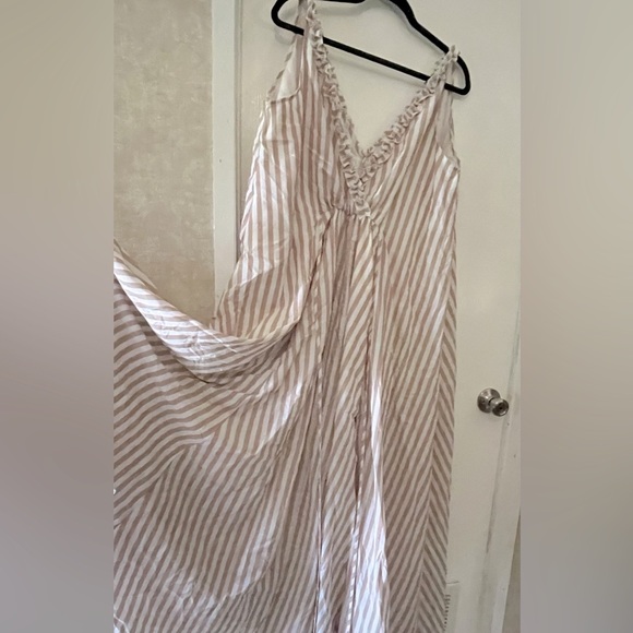 Aakaa Tan and Brown Pleated Maxi Sundress - Picture 9 of 12
